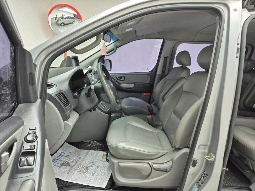 HYUNDAI Starex - Vista 11