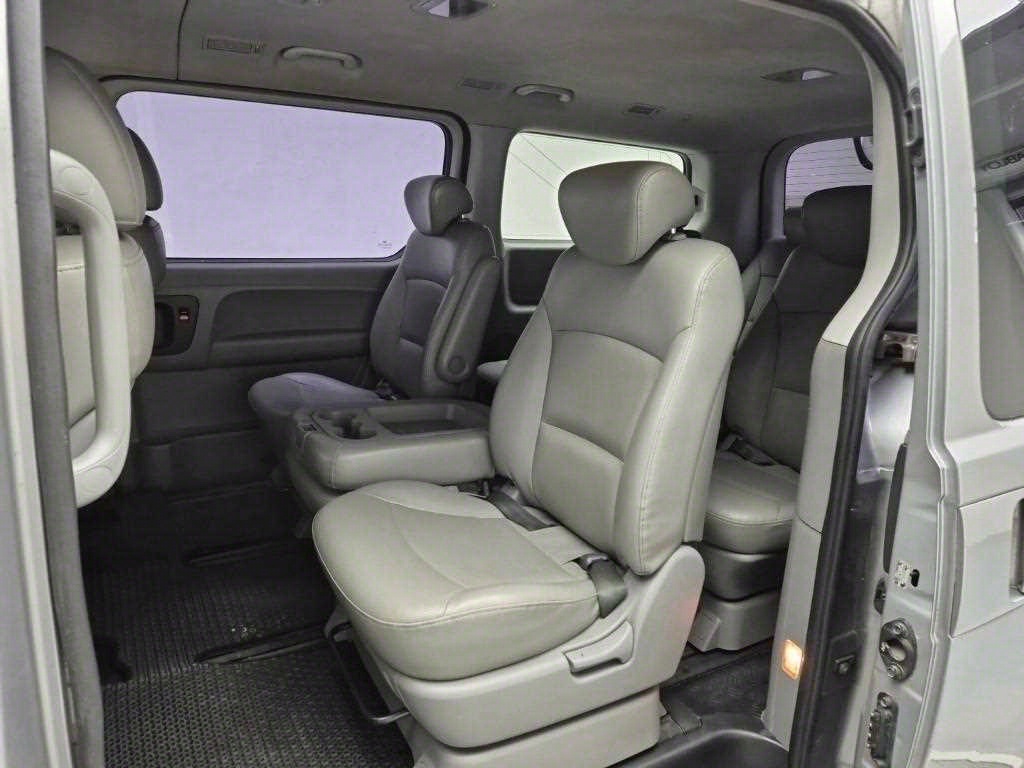 HYUNDAI Starex - Vista 12