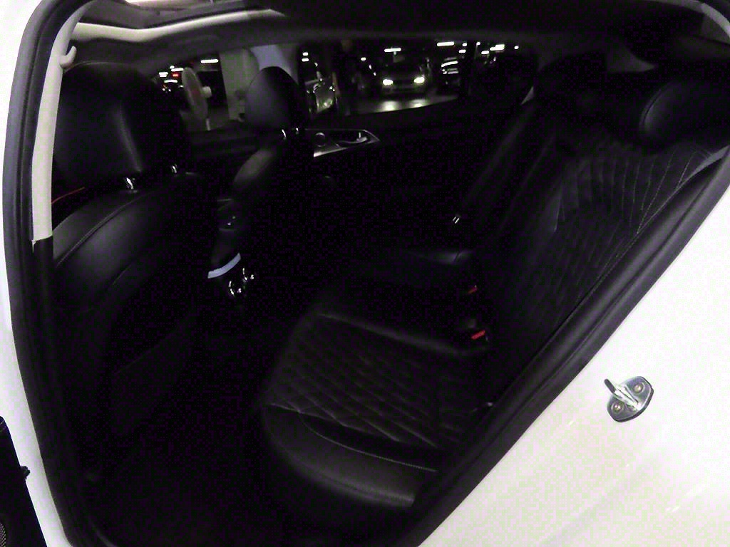 KIA Stinger - Vista 7