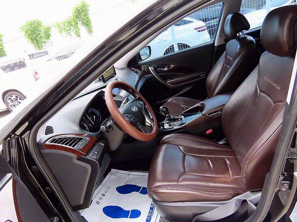 HYUNDAI Grandeur - Vista 5