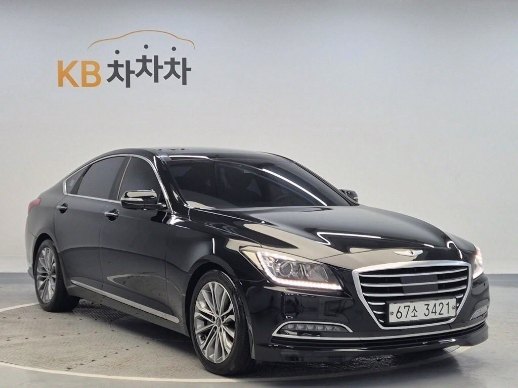 HYUNDAI Genesis - Vista 6