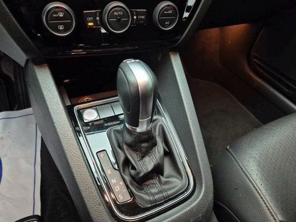 Volkswagen Jetta - Vista 8