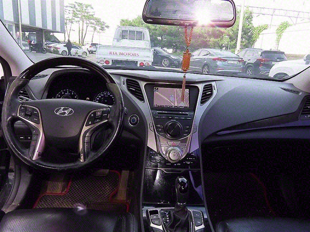 HYUNDAI Grandeur - Vista 7