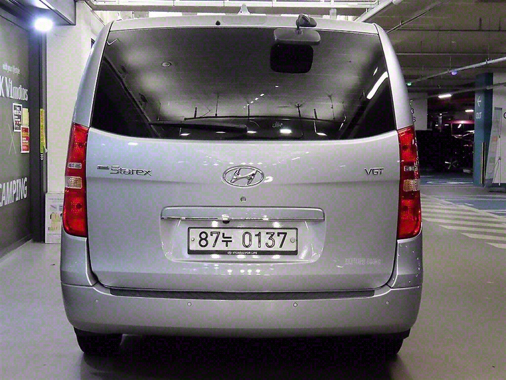 HYUNDAI Starex - Vista 5