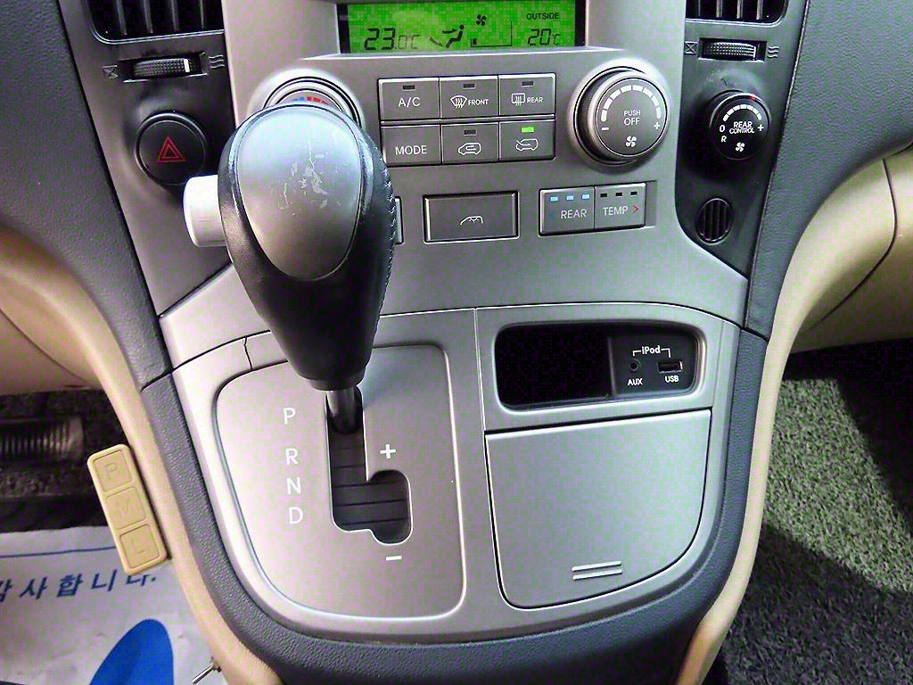 HYUNDAI Starex - Vista 11