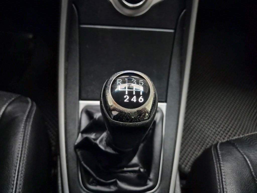 HYUNDAI Avante - Vista 8