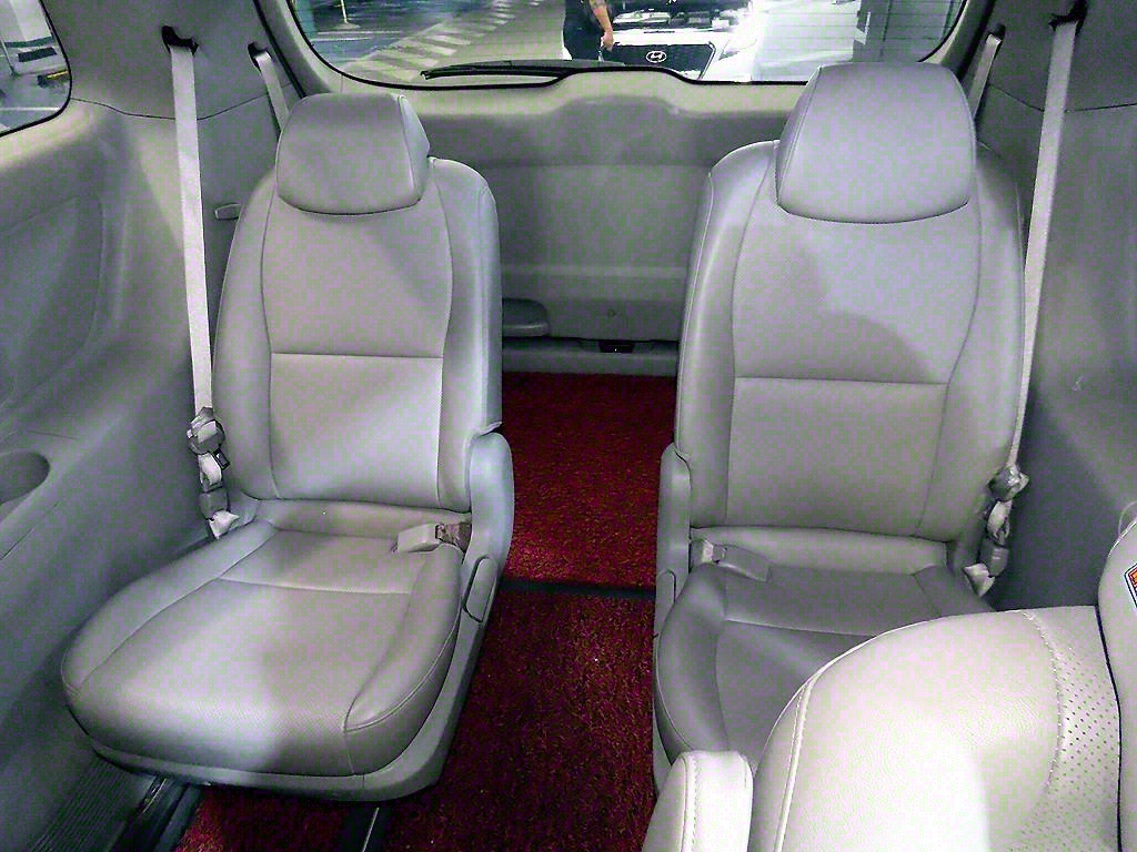 KIA Carnival - Vista 8