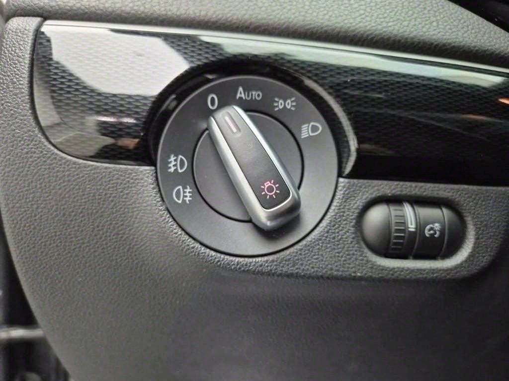 Volkswagen Jetta 2015 Gris - Importación desde Corea - HF Imports Iquique - Foto 18