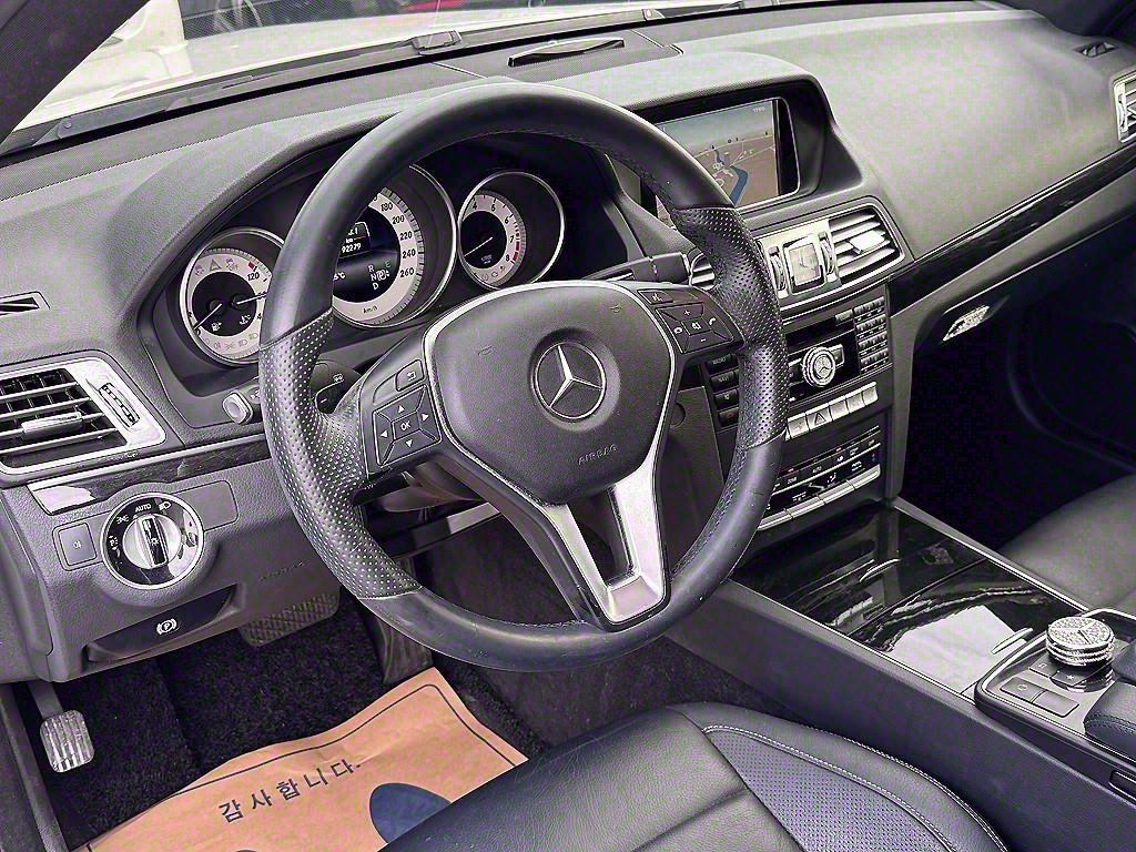 Mercedes Benz E class - Vista 8