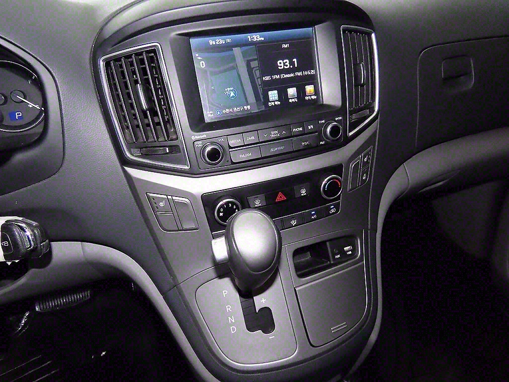 HYUNDAI Starex - Vista 10