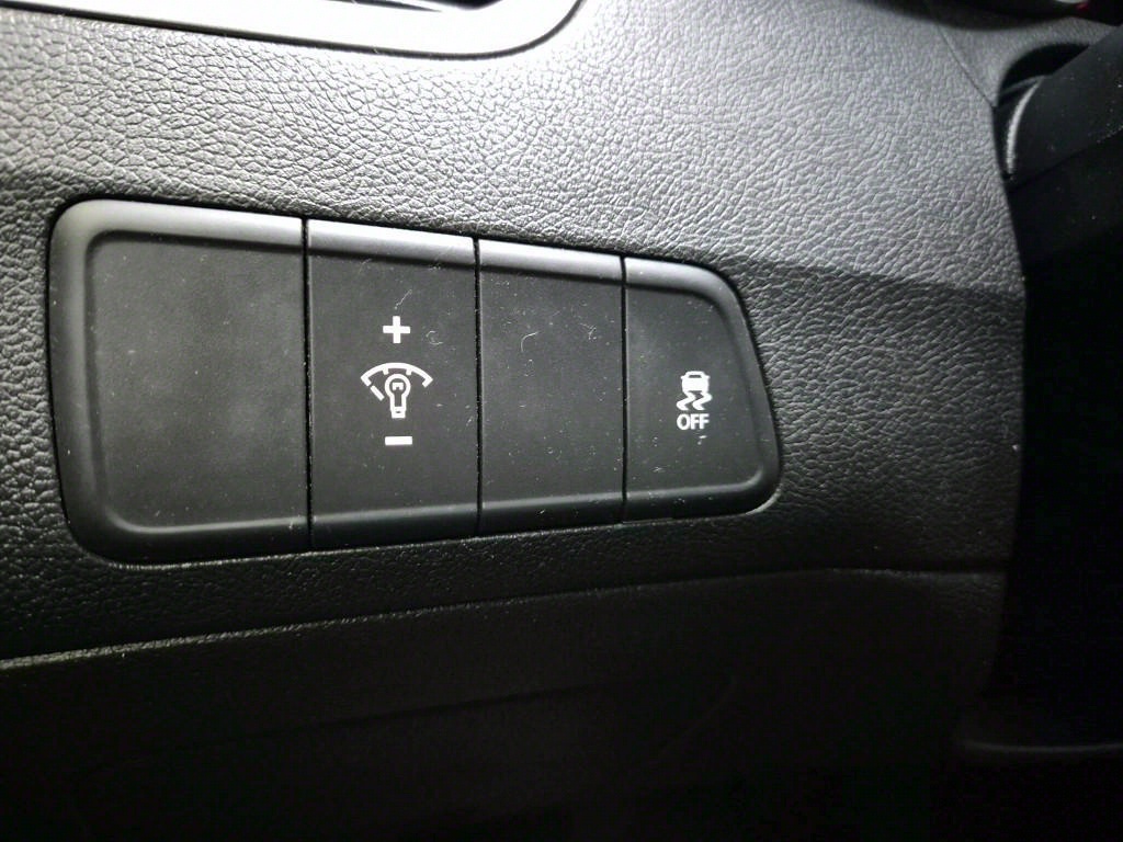 HYUNDAI Avante 2011 Blanco - Importación desde Corea - HF Imports Iquique - Foto 17