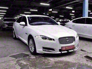 Jaguar XF - Vista 2