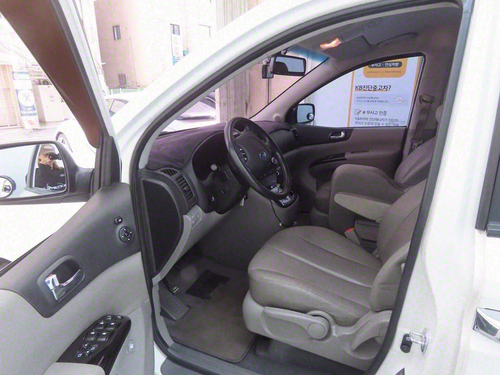 KIA Carnival - Vista 5