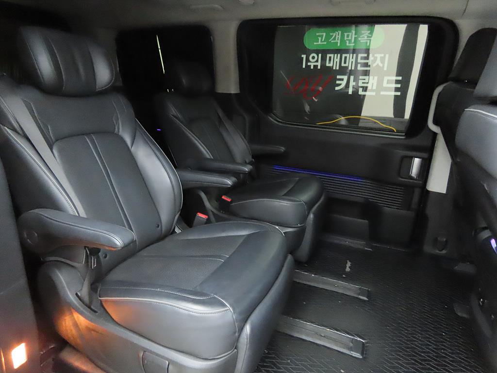 HYUNDAI Staria - Vista 7