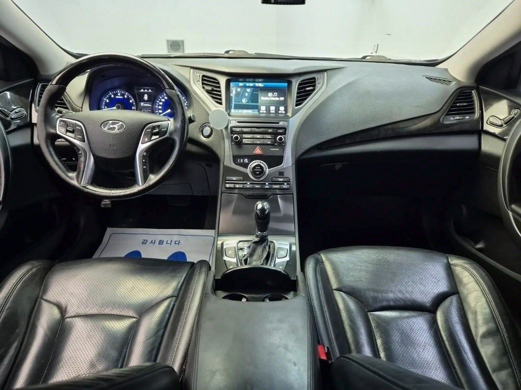 HYUNDAI Grandeur - Vista 7