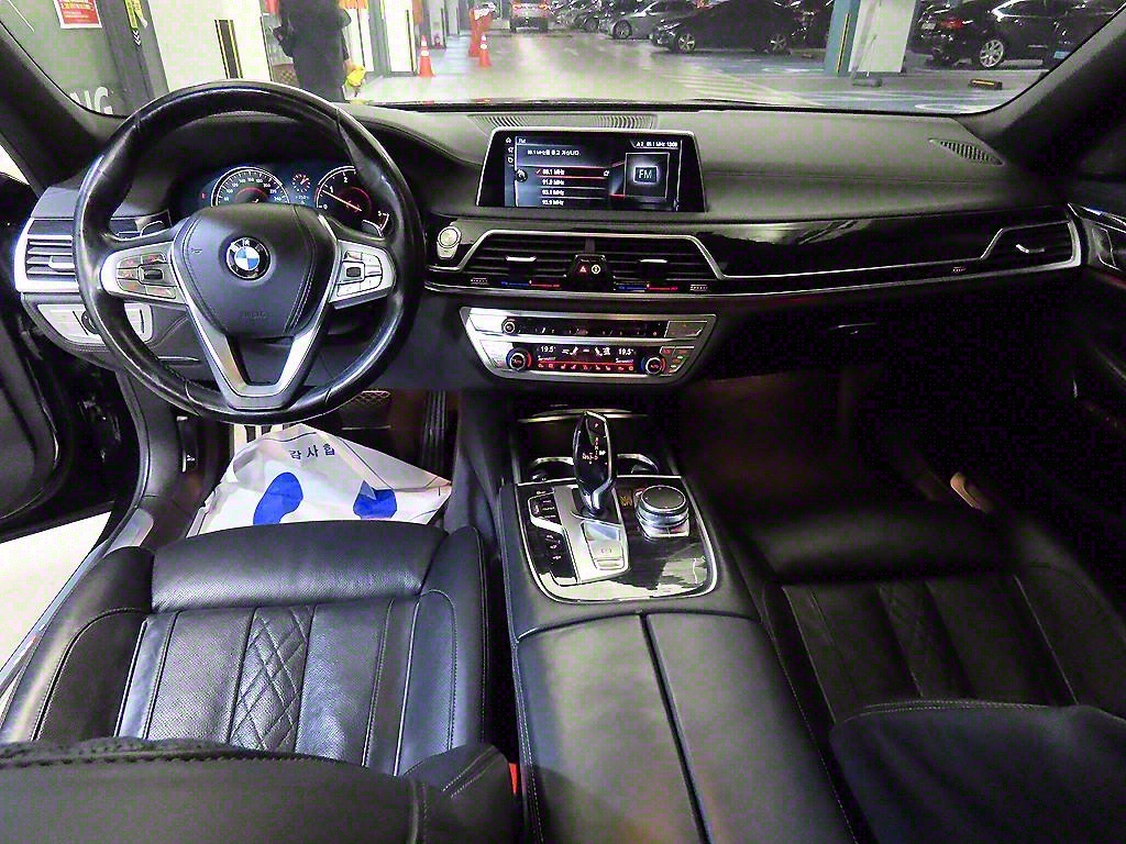 BMW 7 Series - Vista 10
