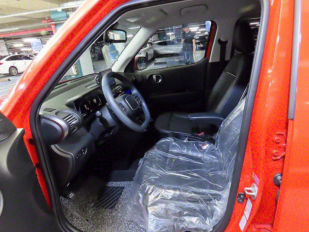 HYUNDAI Casper - Vista 6