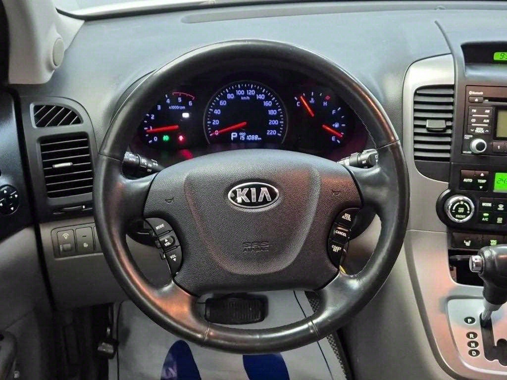 KIA Carnival - Vista 9