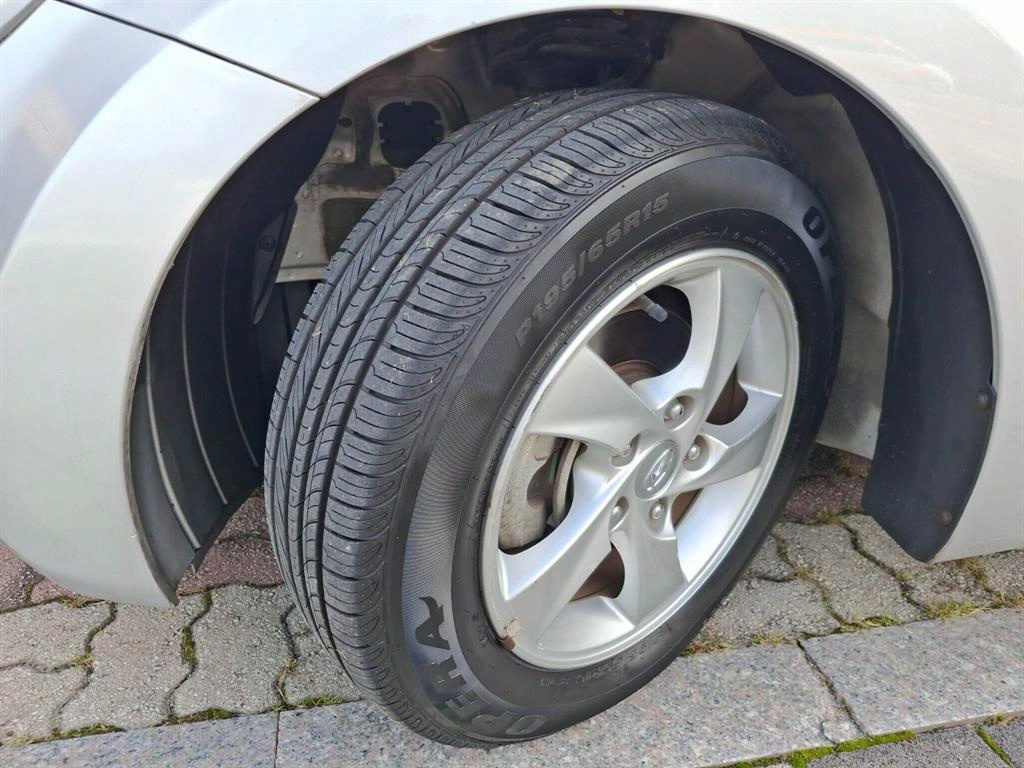 HYUNDAI Avante - Vista 8