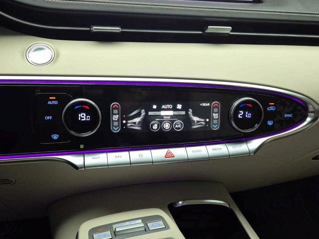 Genesis GV70 2023 Blanco - Importación desde Corea - HF Imports Iquique - Foto 18