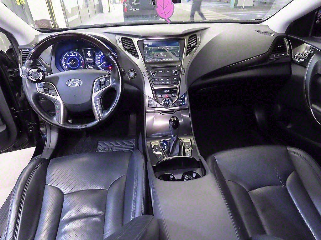 HYUNDAI Grandeur - Vista 10