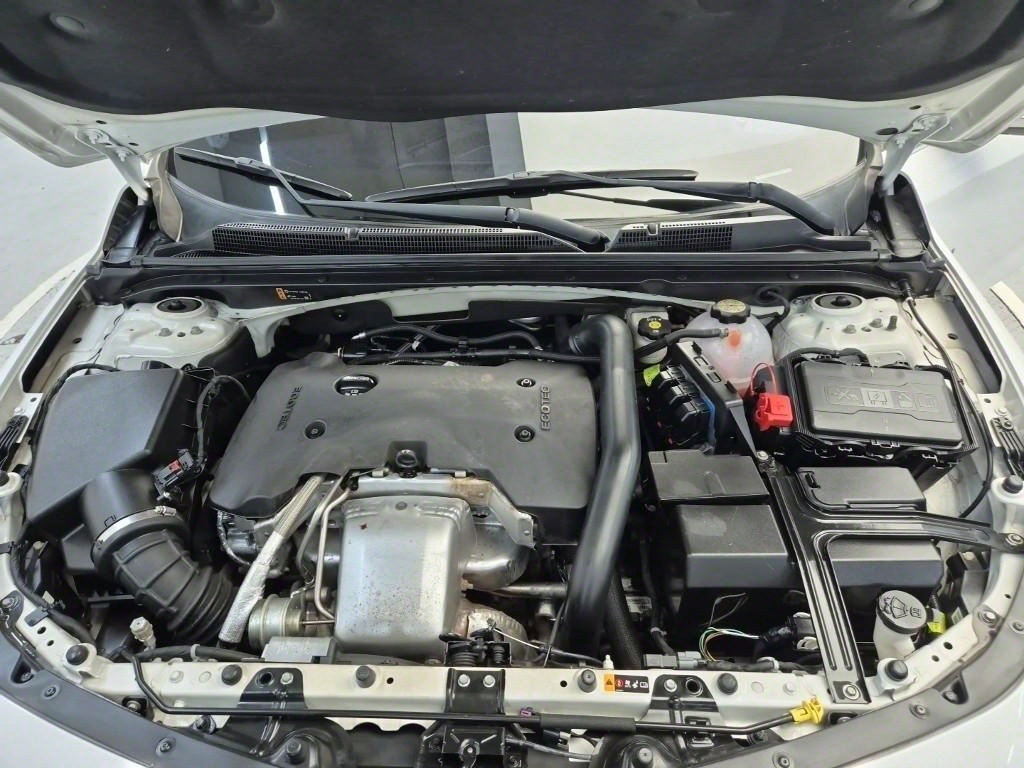 Chevrolet Malibu 2018 Blanco - Importación desde Corea - HF Imports Iquique - Foto 17