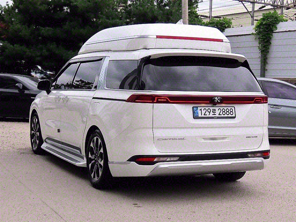 KIA Carnival - Vista 3