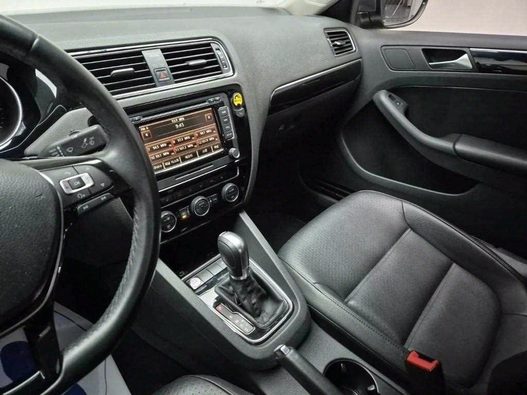 Volkswagen Jetta - Vista 10