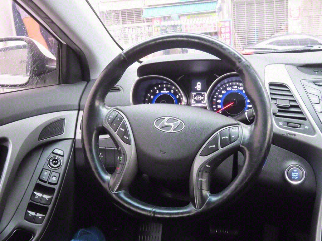 HYUNDAI Avante 2014 Blanco - Importación desde Corea - HF Imports Iquique - Foto 18