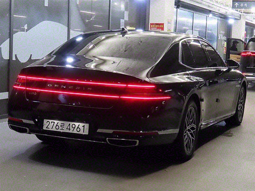 Genesis G90 - Vista 4