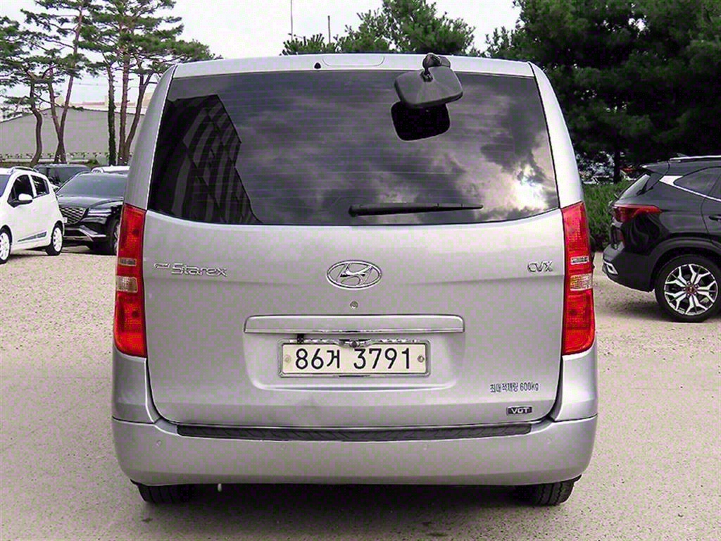 HYUNDAI Starex - Vista 4
