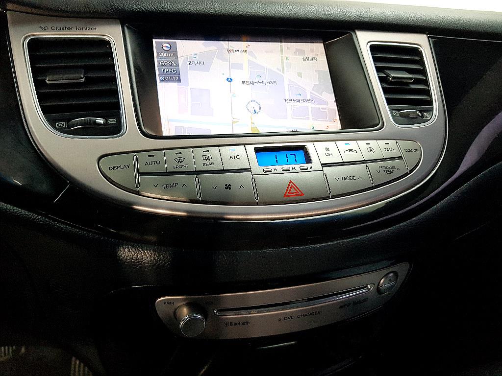 HYUNDAI Genesis - Vista 11