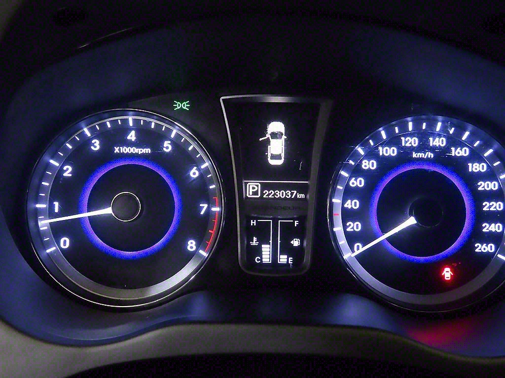 HYUNDAI Grandeur - Vista 9