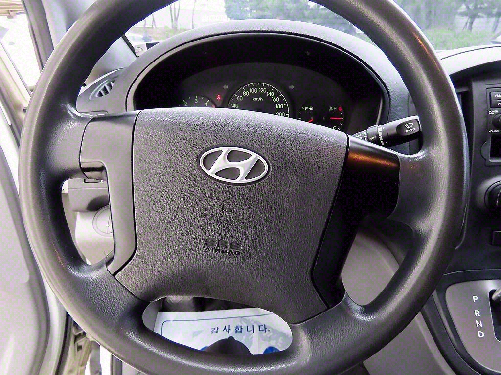 HYUNDAI Starex - Vista 7