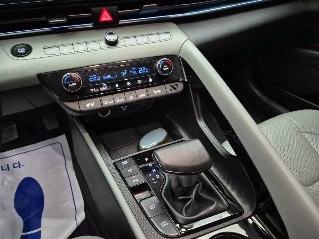 HYUNDAI Avante - Vista 8