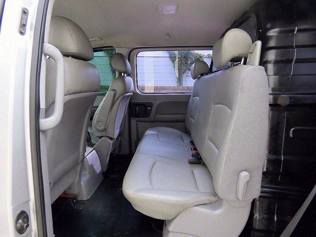 HYUNDAI Starex - Vista 6