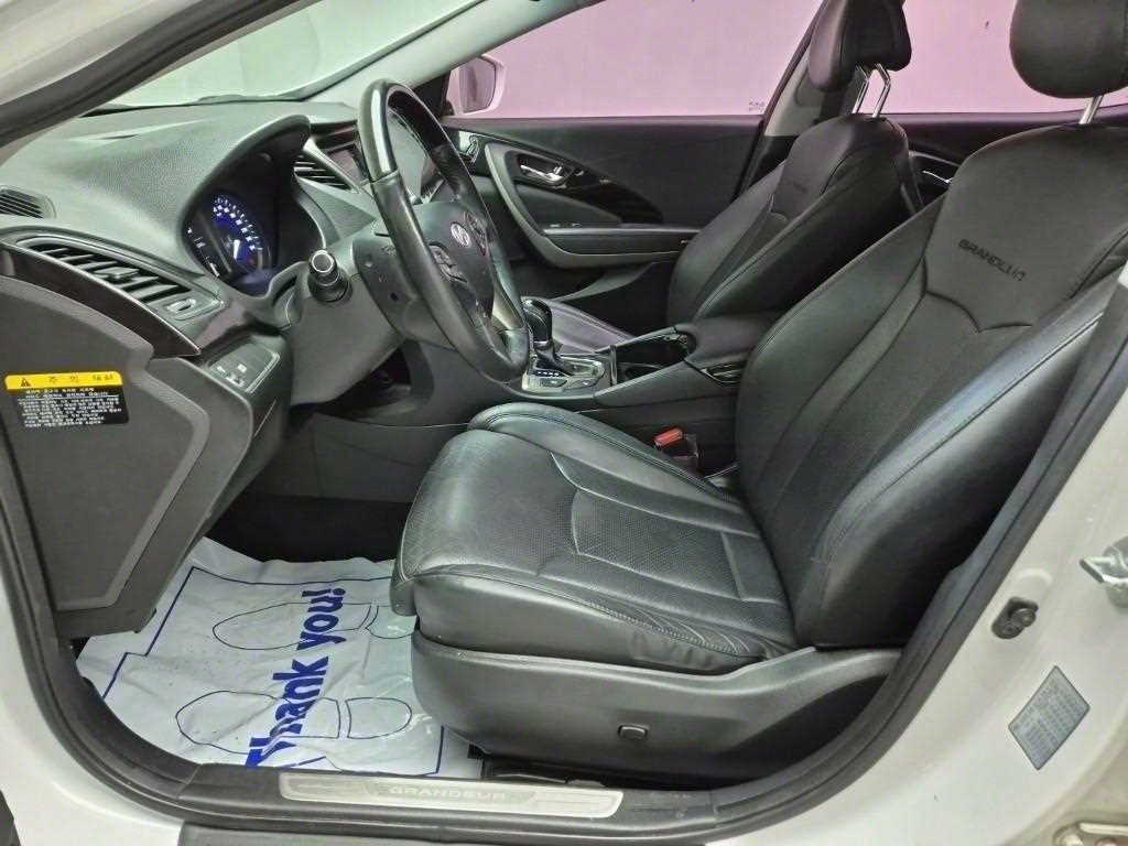 HYUNDAI Grandeur - Vista 11