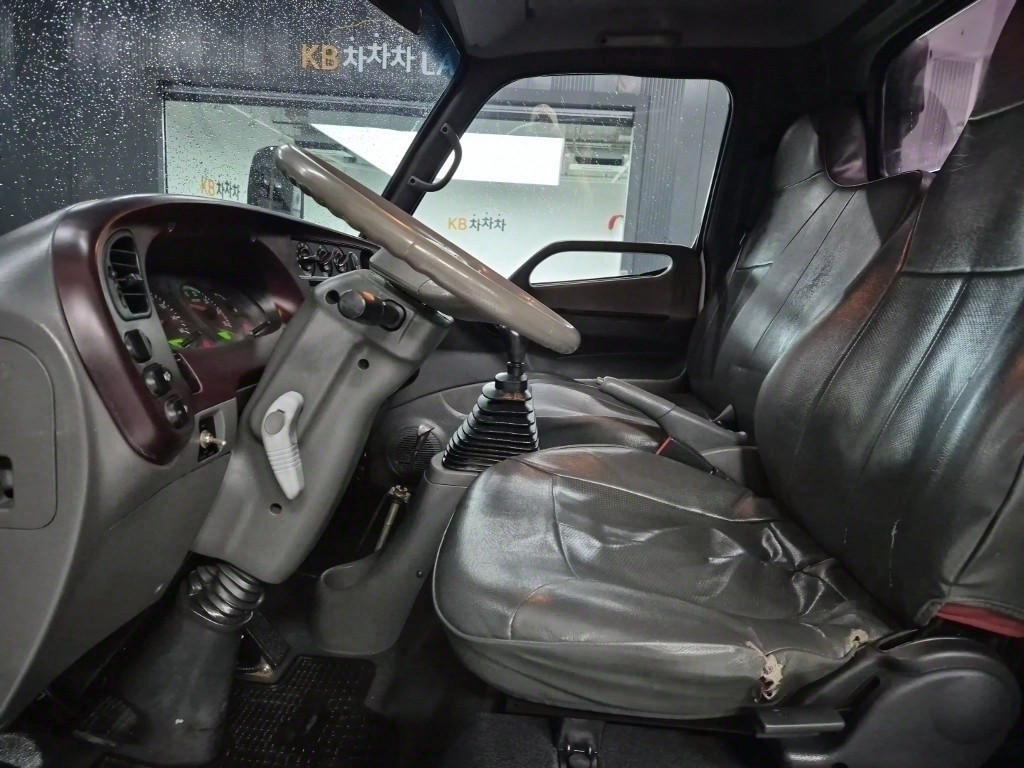 medium and large cargo dump - Vista 12