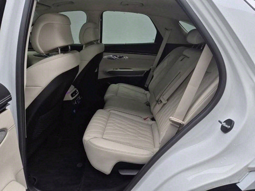 Genesis GV70 - Vista 12