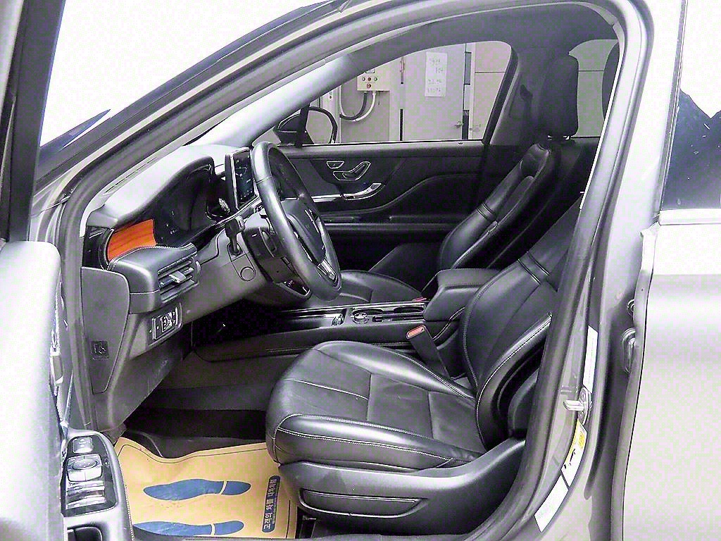 Lincoln Corsair - Vista 5