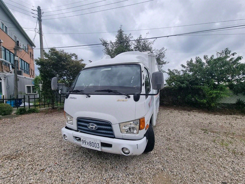 medium and large cargo Special 2009 Blanco - Importación desde Corea - HF Imports Iquique - Foto 1