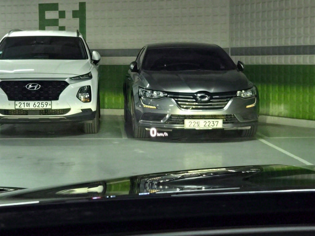 Genesis G90 - Vista 12