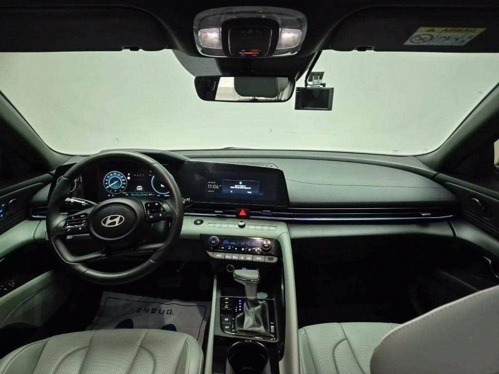 HYUNDAI Avante - Vista 7