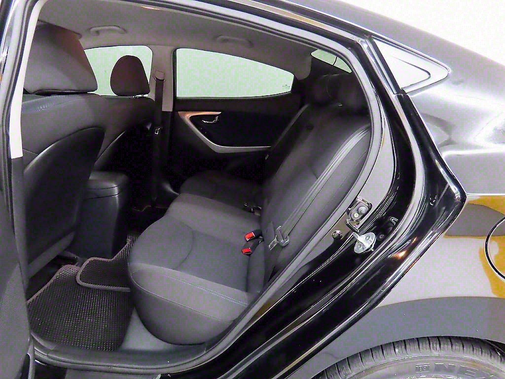 HYUNDAI Avante - Vista 6