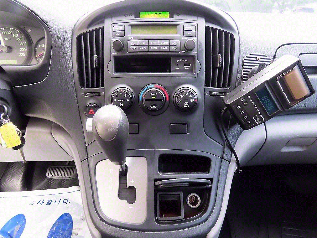 HYUNDAI Starex - Vista 11