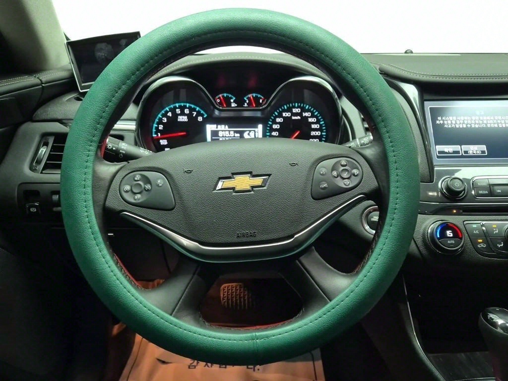 Chevrolet Impala - Vista 6