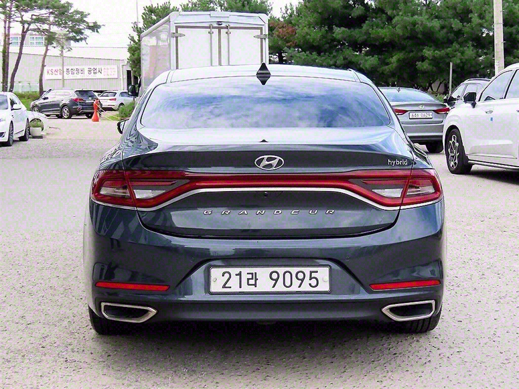 HYUNDAI Grandeur - Vista 4