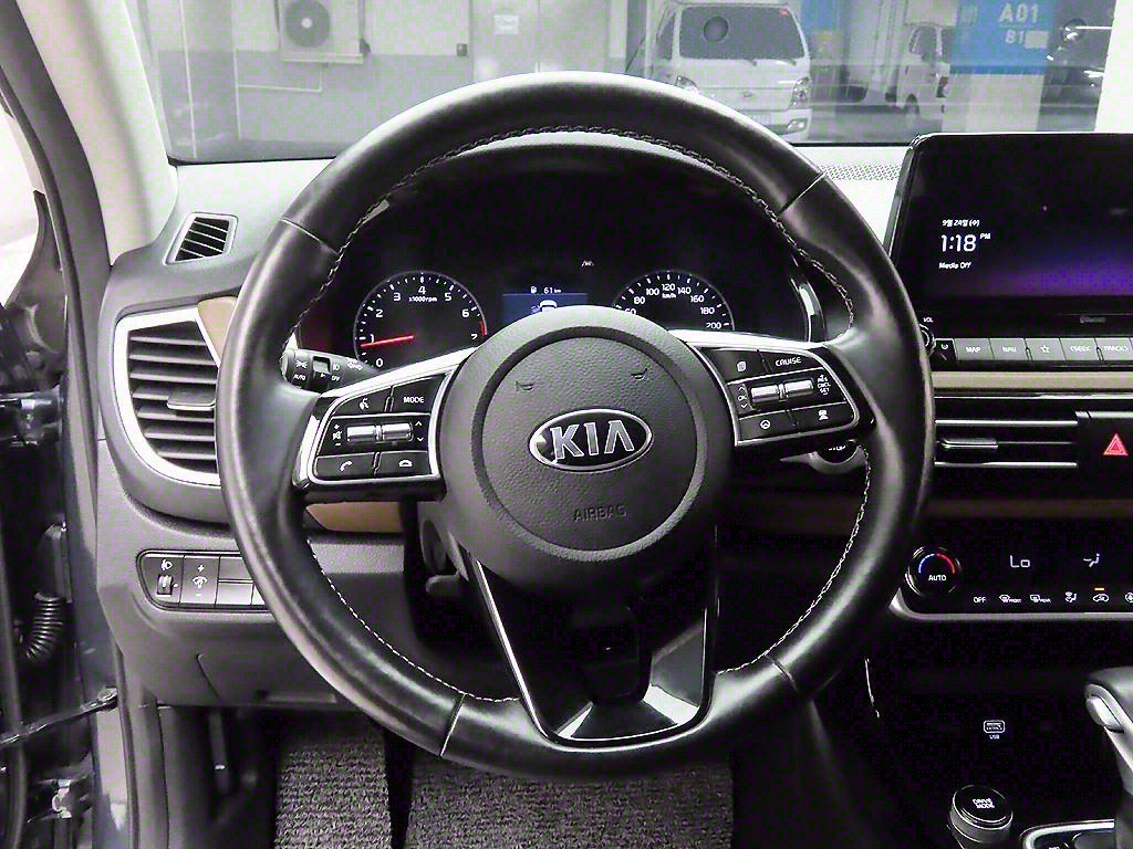 KIA Seltos - Vista 6