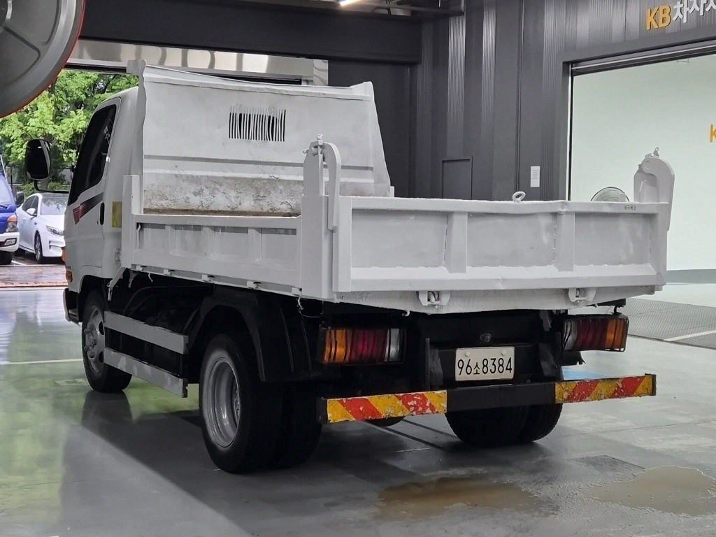 medium and large cargo dump - Vista 4