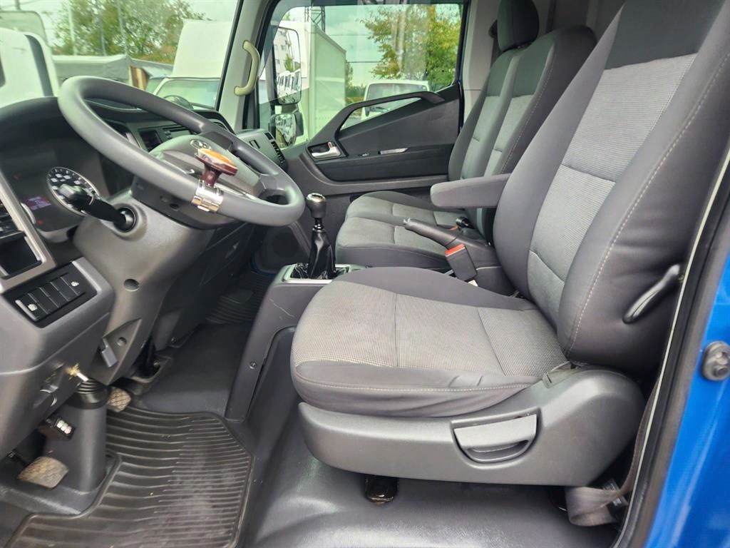 medium and large cargo truck - Vista 11